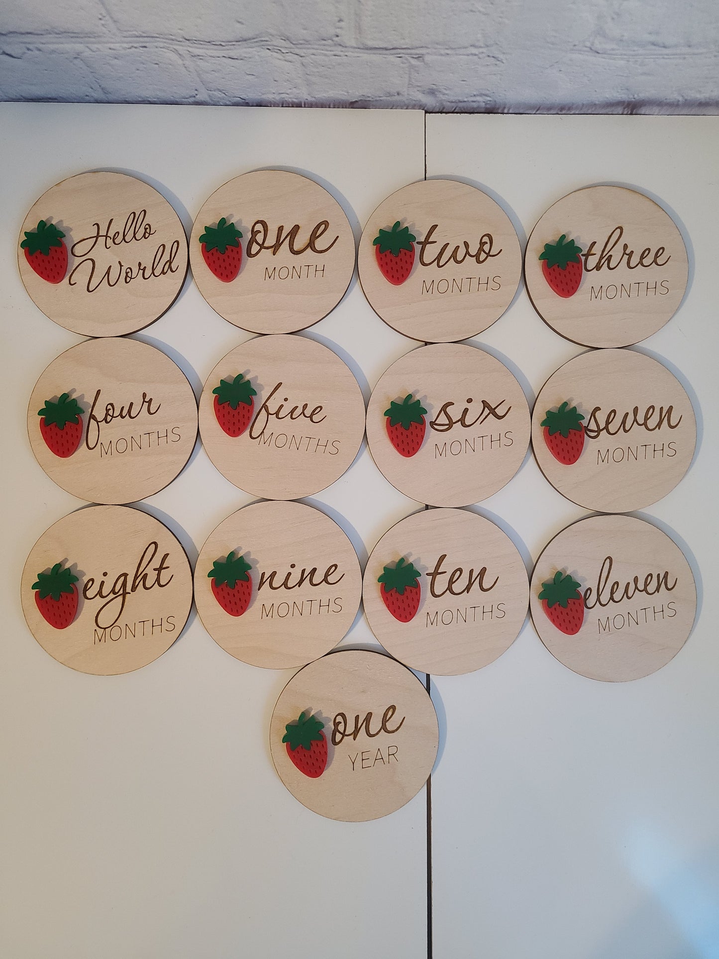 BABY STRAWBERRY MILESTONE Wood Discs
